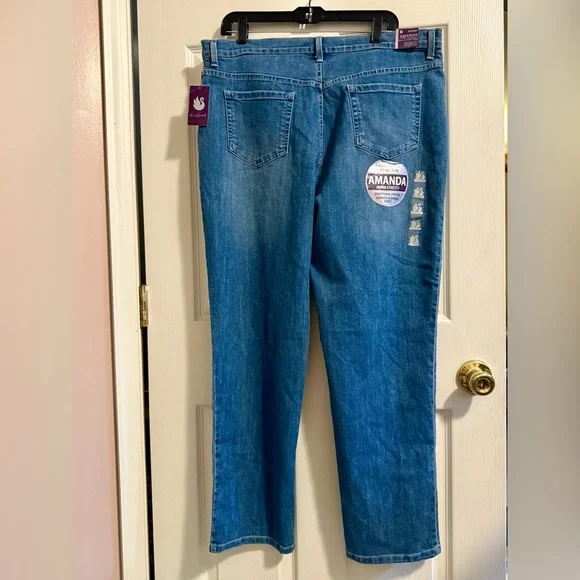 NWT- Gloria Vanderbilt Amanda Jeans - Celestia Wash - Size 18 Short - Picture 6 of 9